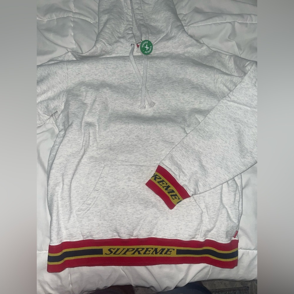 Supreme hoodie